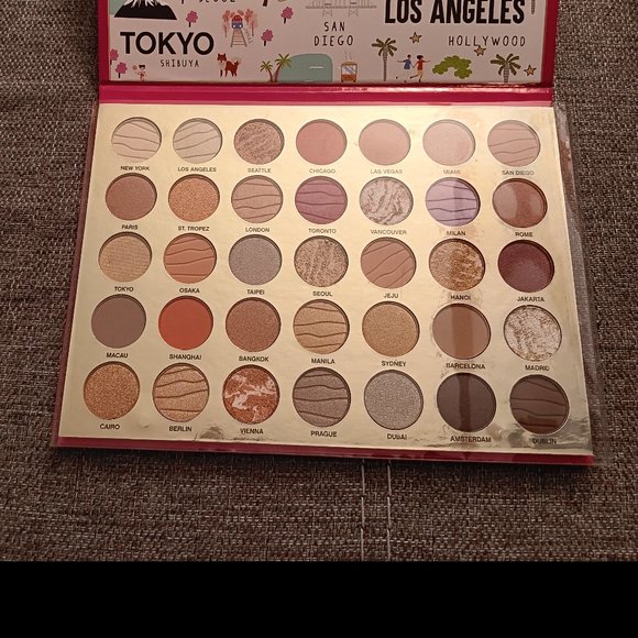 Beauty Concepts - Glam Around the World - Eyeshadow Palette - Picture 9 of 9
